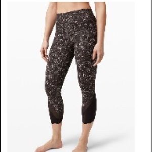 NWT Lululemon Wunder under high-rise crop